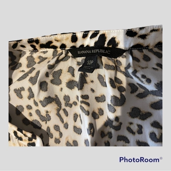 EUC Banana Republic Leopard print top, Size Small. - Picture 6 of 8